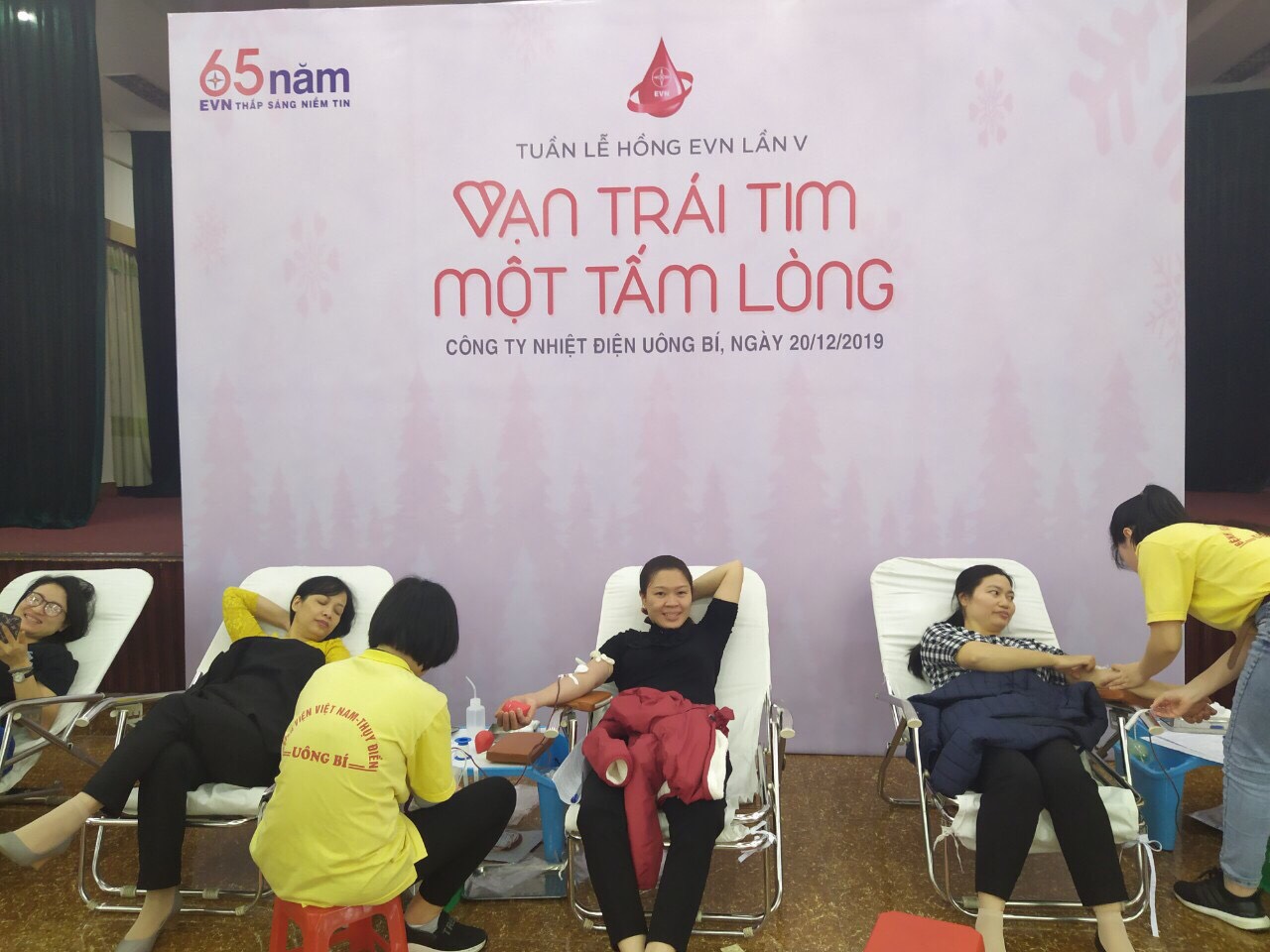 Hưởng ứng ngày phong trào tình nguyện viên tham gia tuyên truyền Hiến máu tình nguyện đợt 5/2019